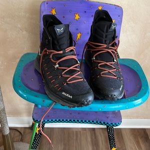 Salewa hiking 🥾 boots 💗